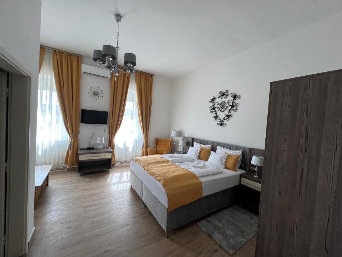 Kuria Vendeghaz Hotel Poroszlo Exterior photo